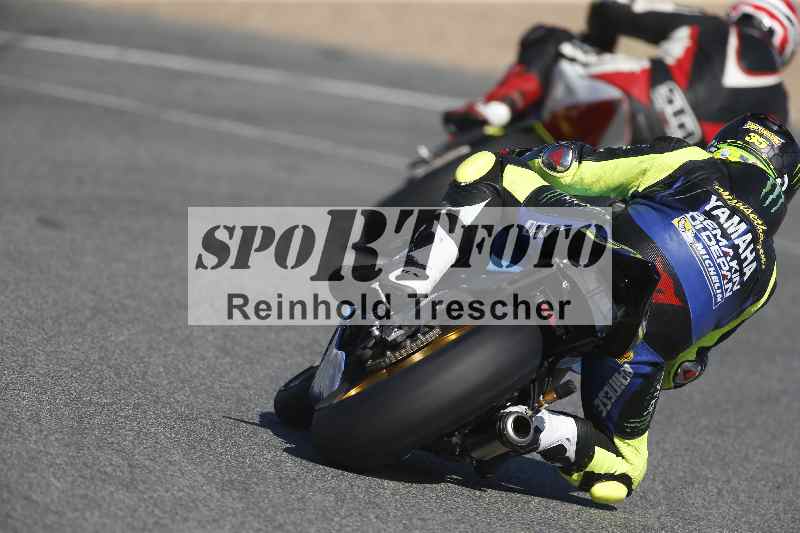 /Archiv-2024/01 26.-28.01.2024 Moto Center Thun Jerez/Gruppe gruen-green/backside